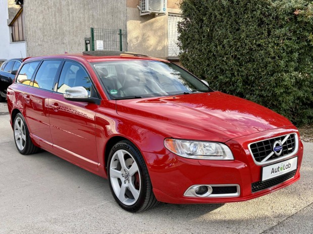Volvo V70 2.4 D [D5] R-Design / Vgig Vezetett...